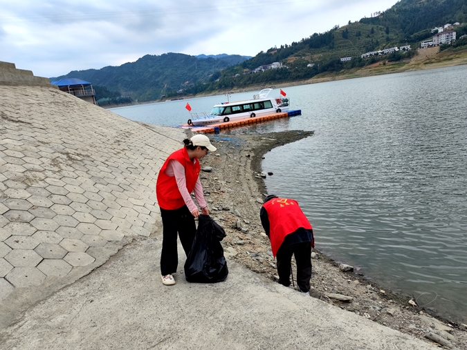 1727512112912711.png 11.png