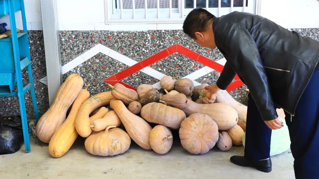 1760266909751359.jpg 2.jpg