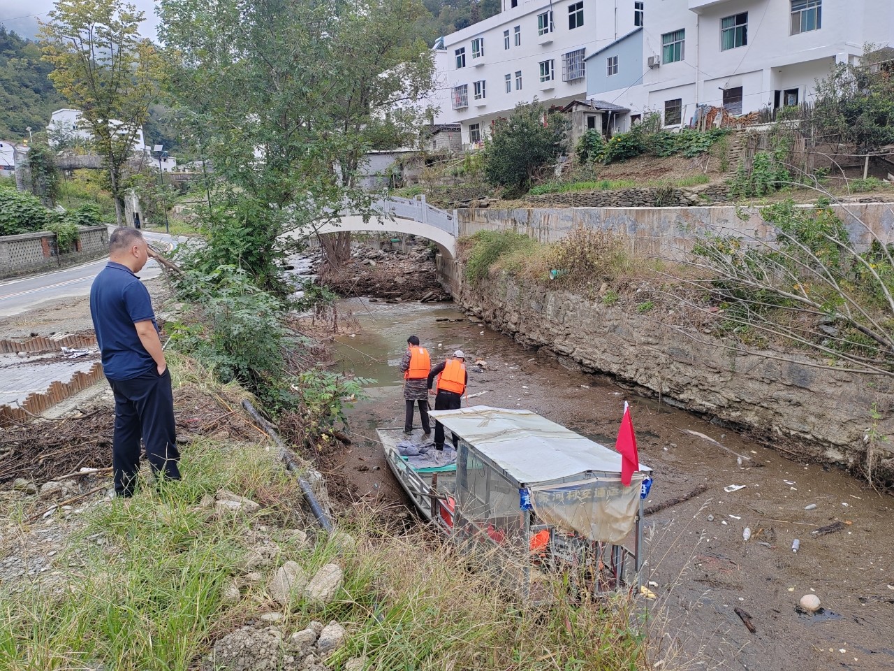 1760497122725951.jpg 2.jpg